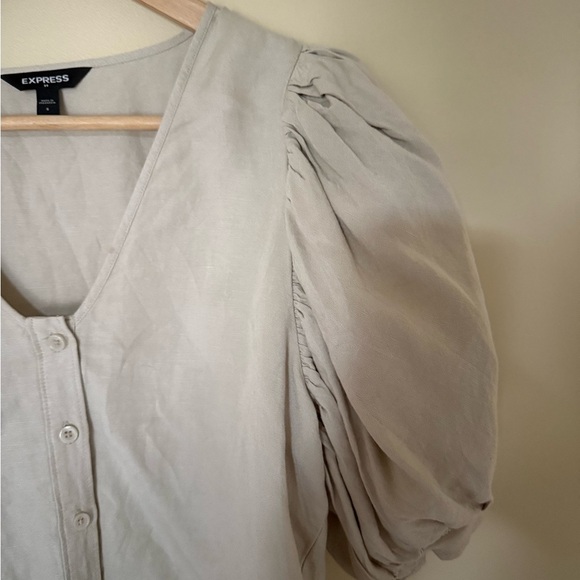 EXPRESS Linen Blend Neutral Beige Puff Sleeve Button Down Top Sz S - Picture 3 of 7